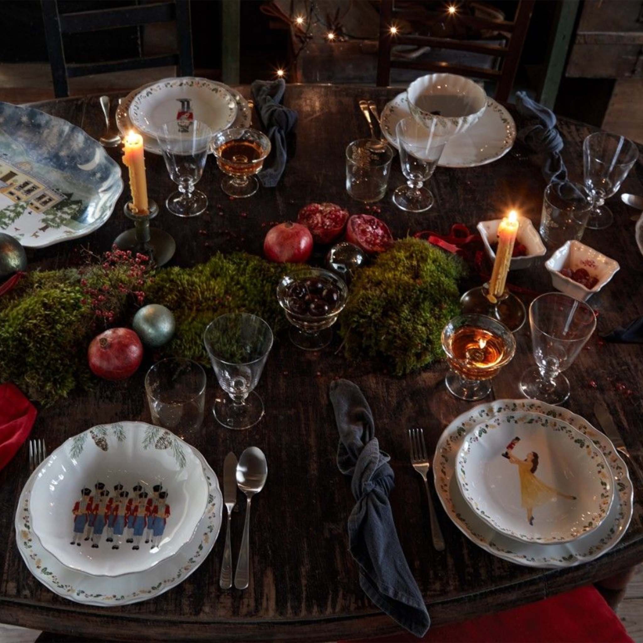 Salad plate nutcracker