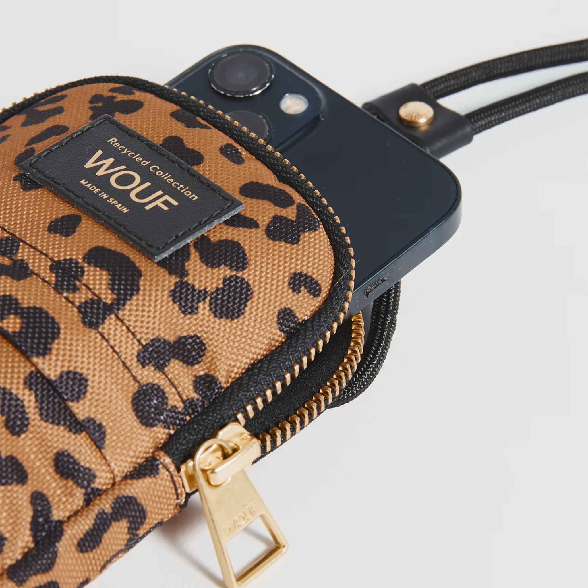 Agar Crossbody Phone Bag