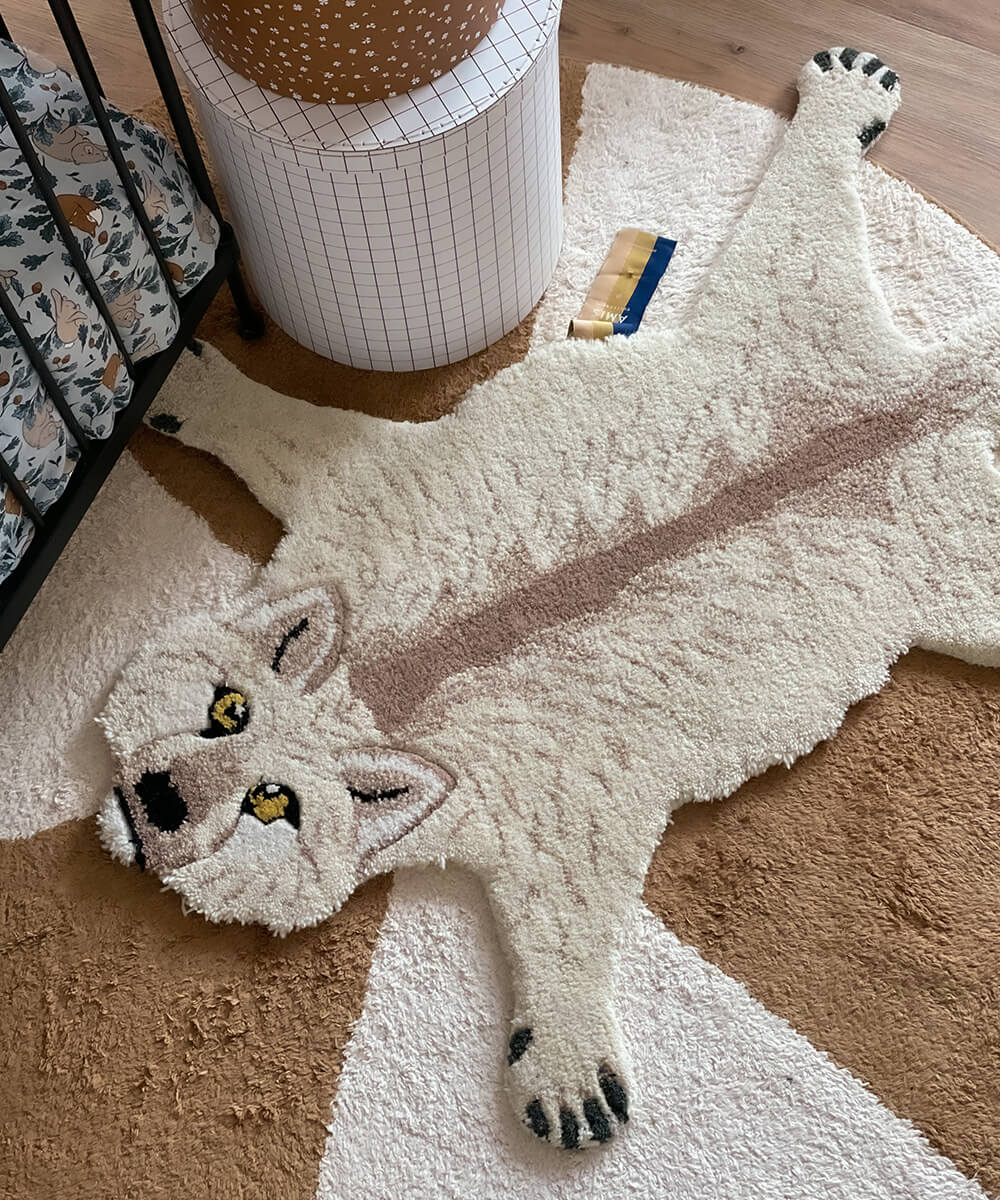 Rug Wolf Small