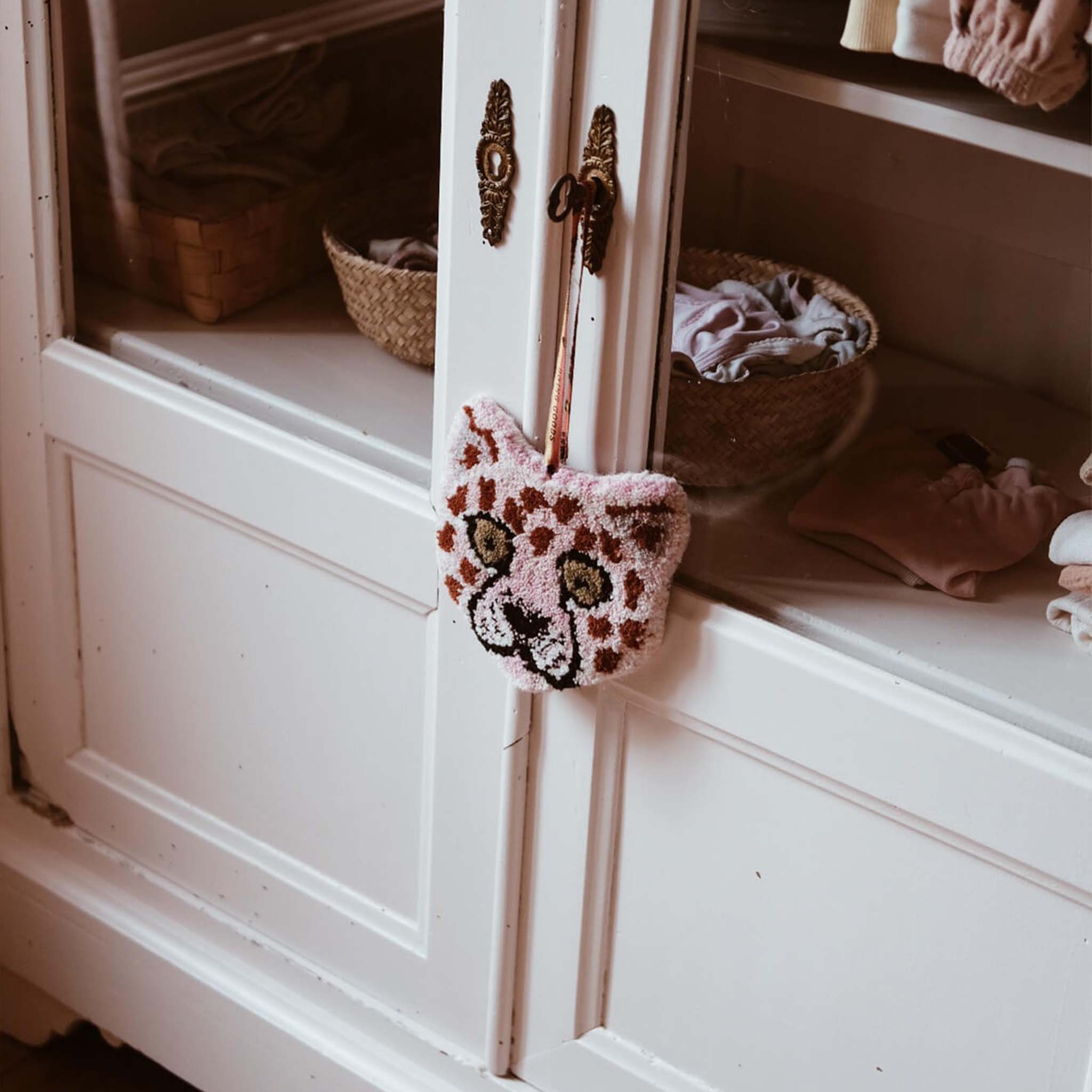 Pink Leopard Gift Hanger