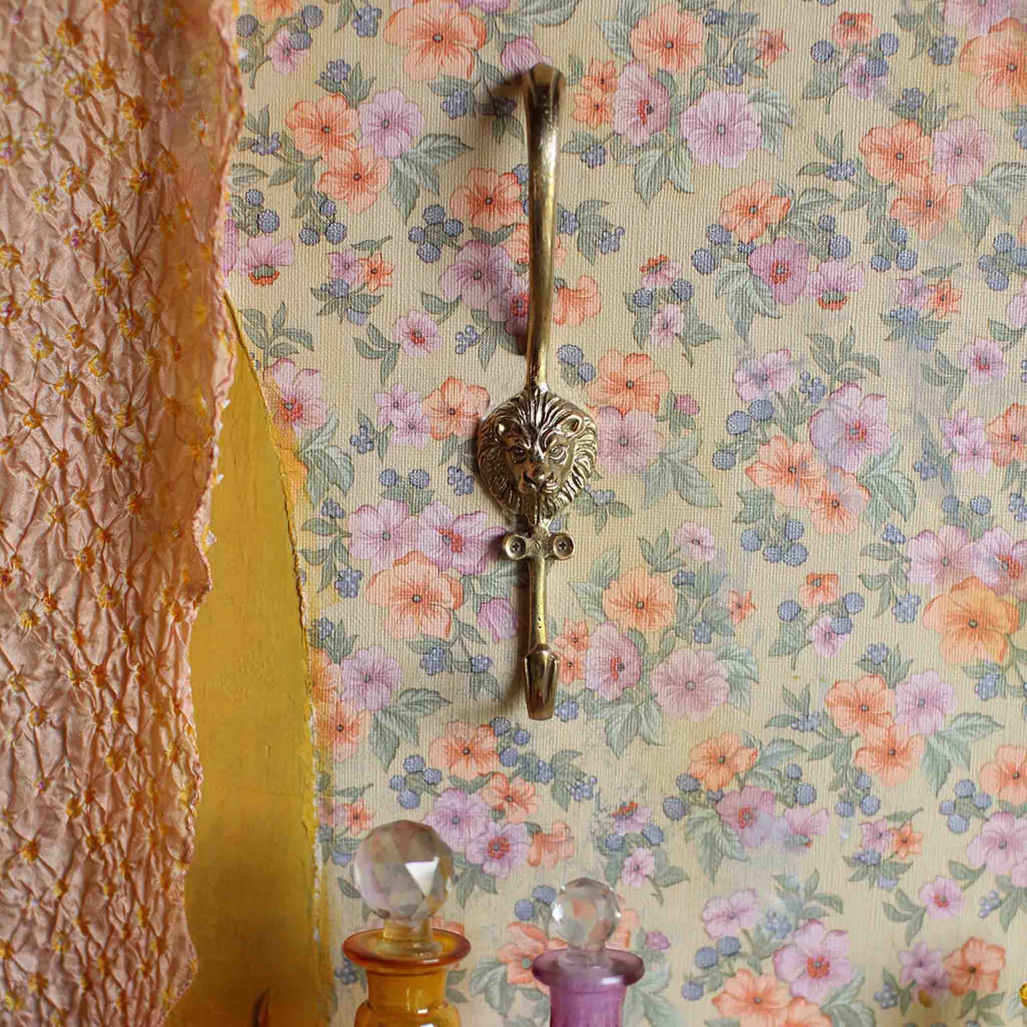 Lion Hook