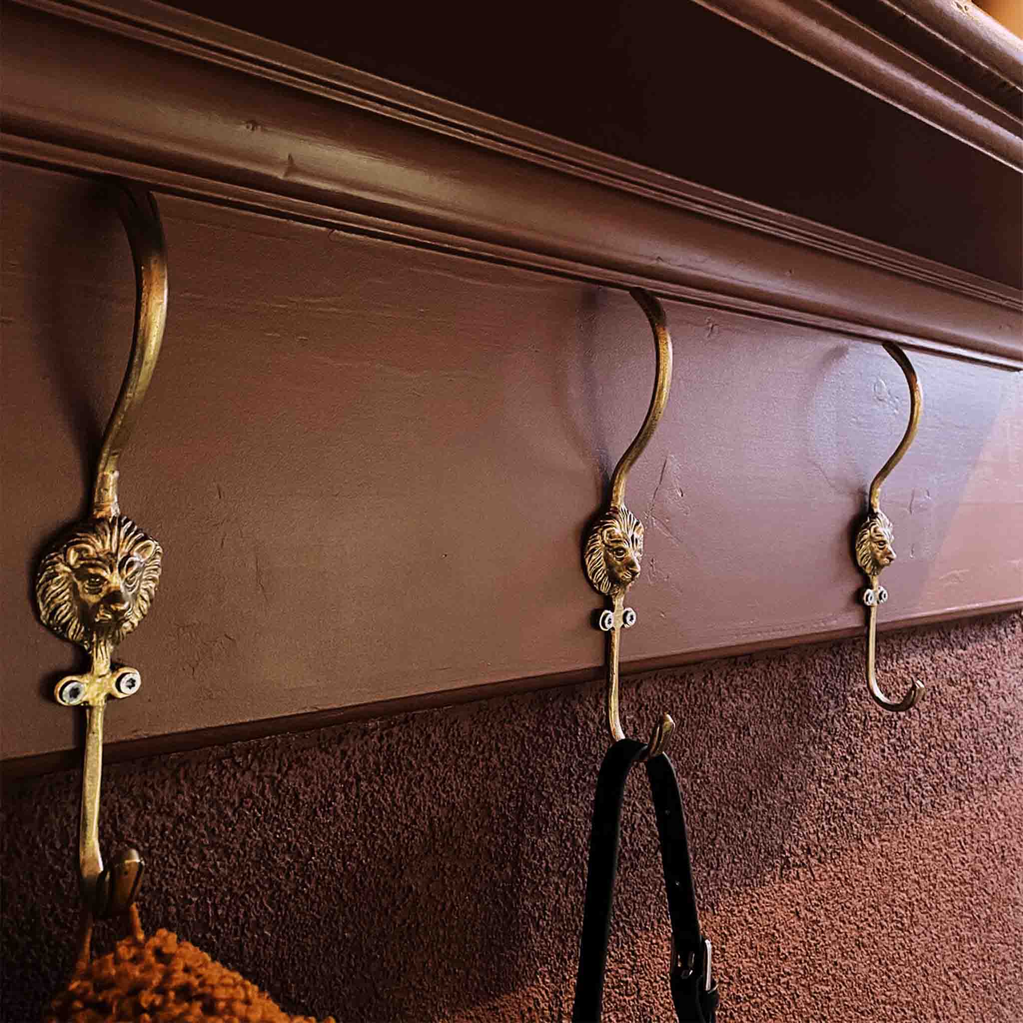 Lion Hook