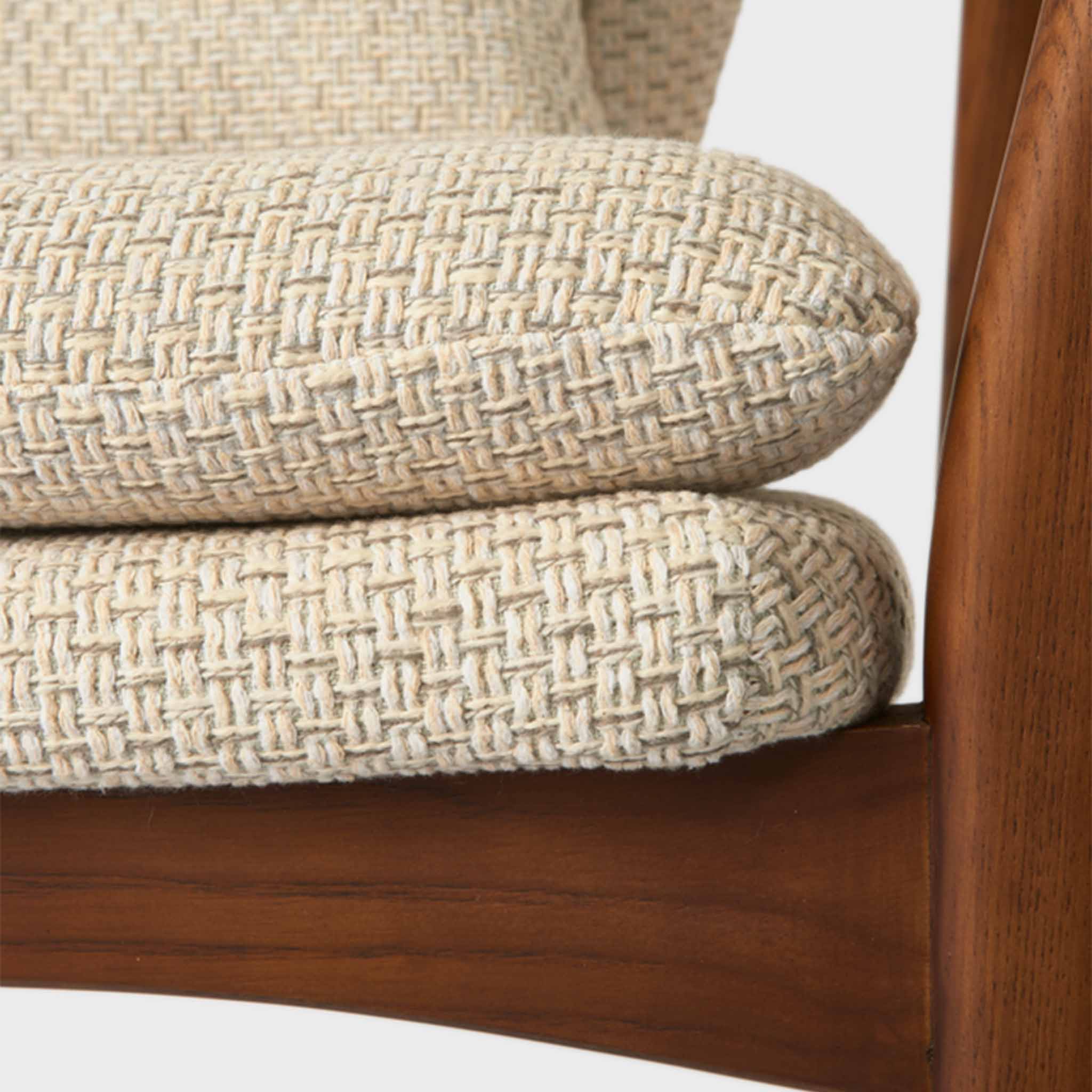 Peggy Lounge Chair, Color Beige