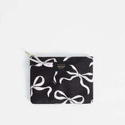 Carlota Pouch