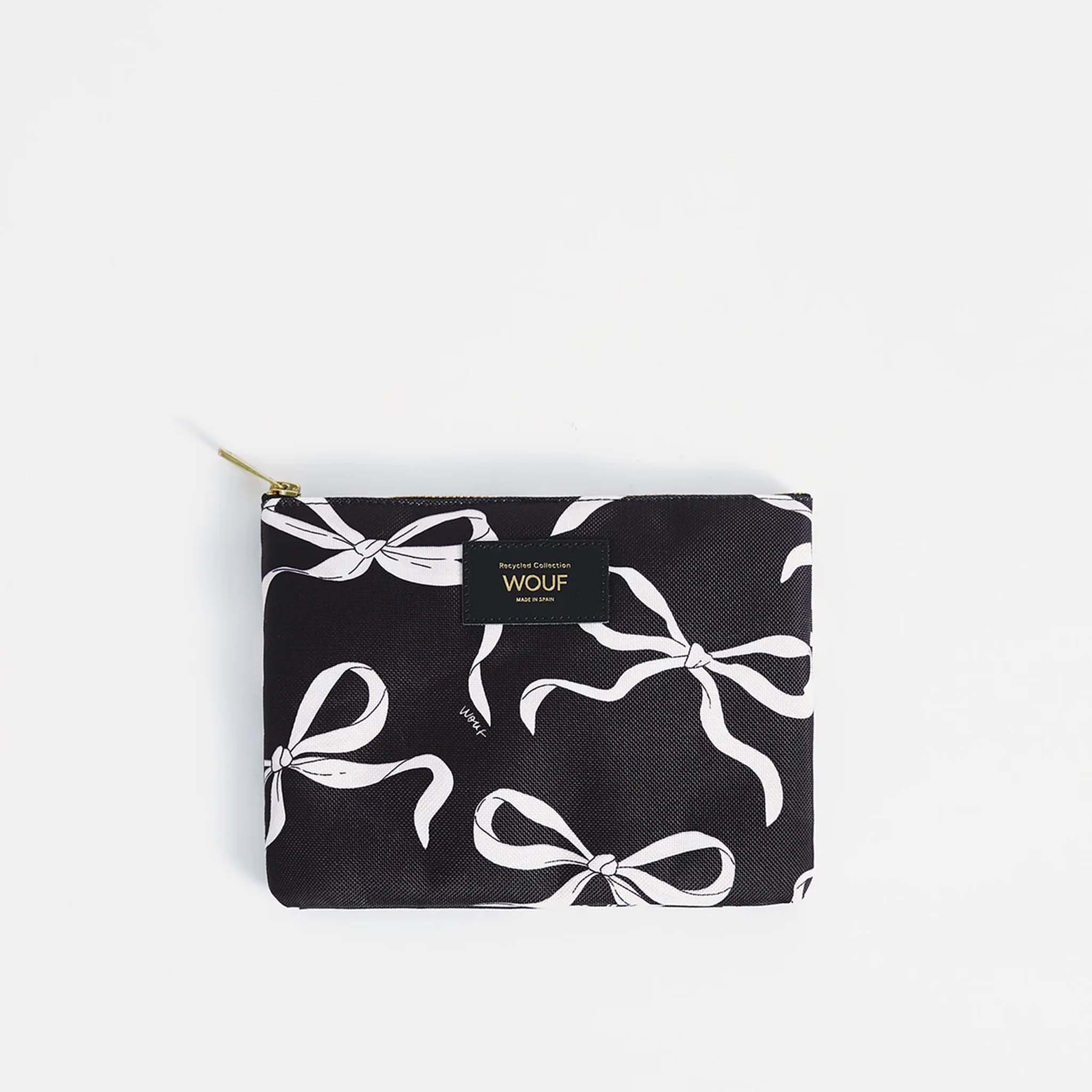 Carlota Pouch