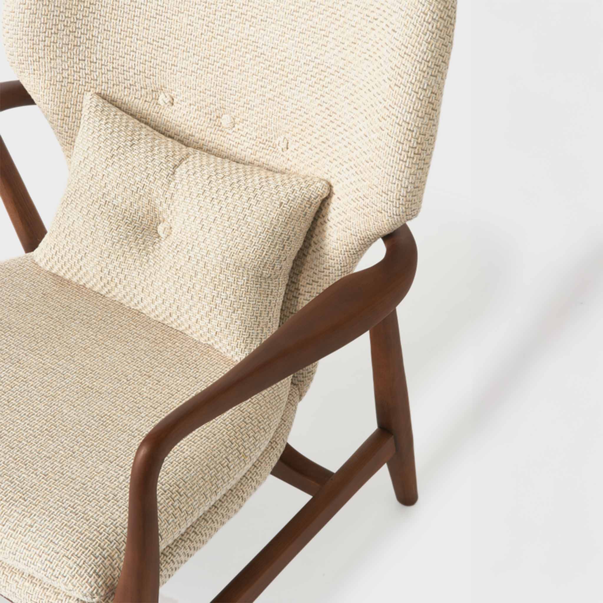 Peggy Lounge Chair, Color Beige