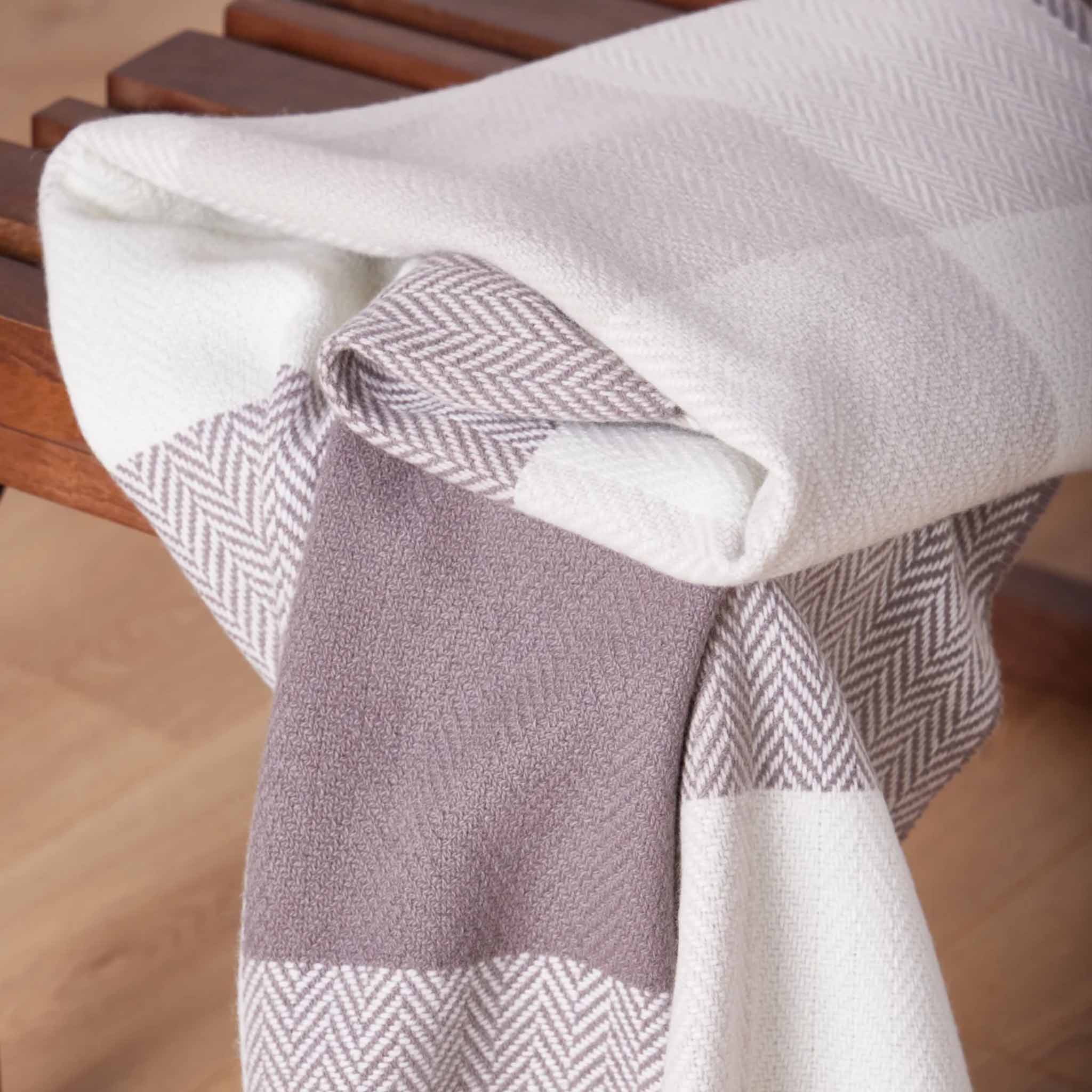 Dún na Rí Throw