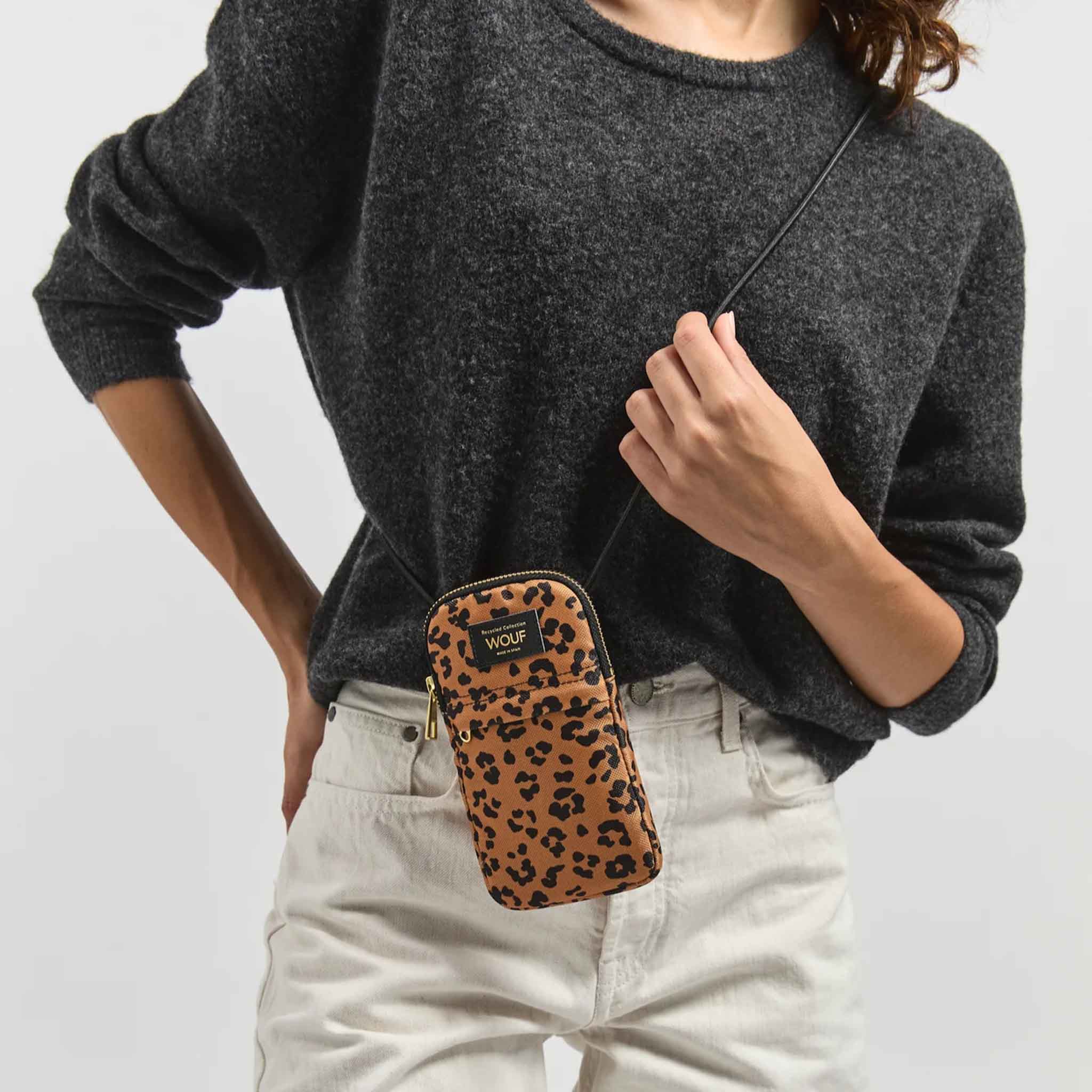 Agar Crossbody Phone Bag