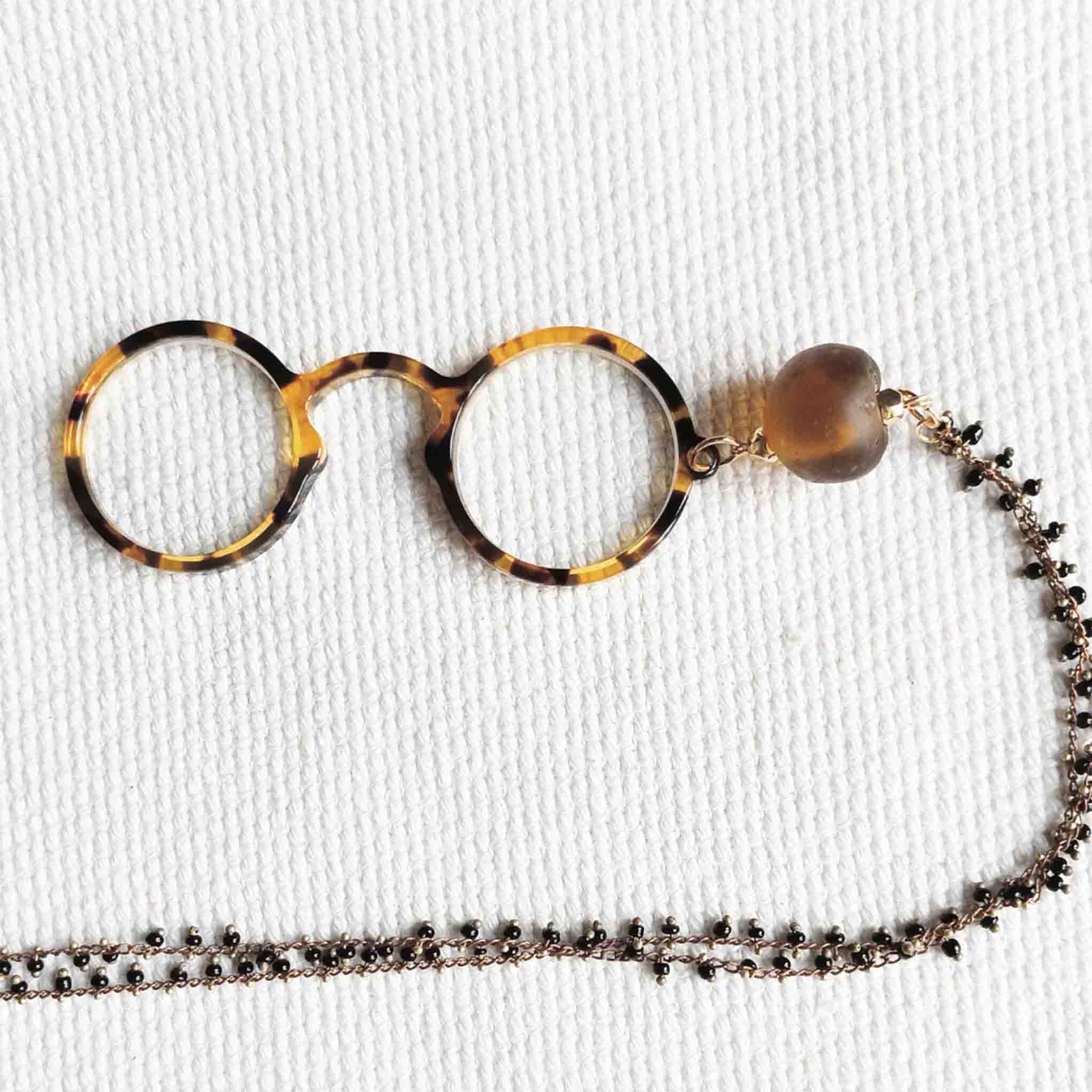 Impertinente Collar Eyeglasses