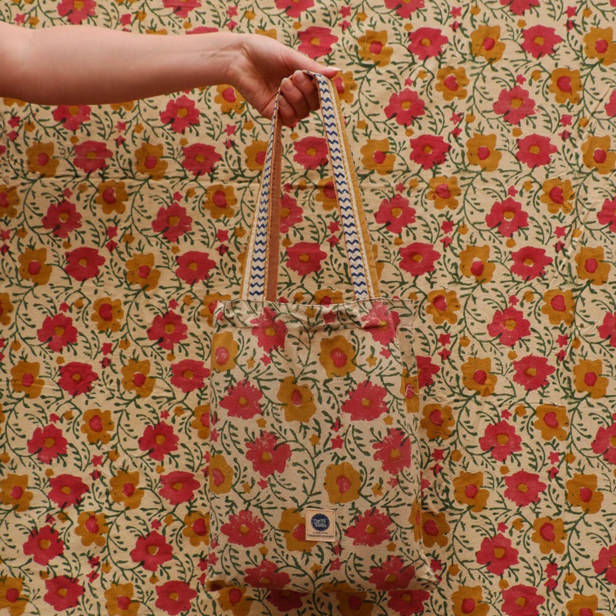 Evy Flower Double Throw