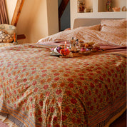 Evy Flower Double Throw