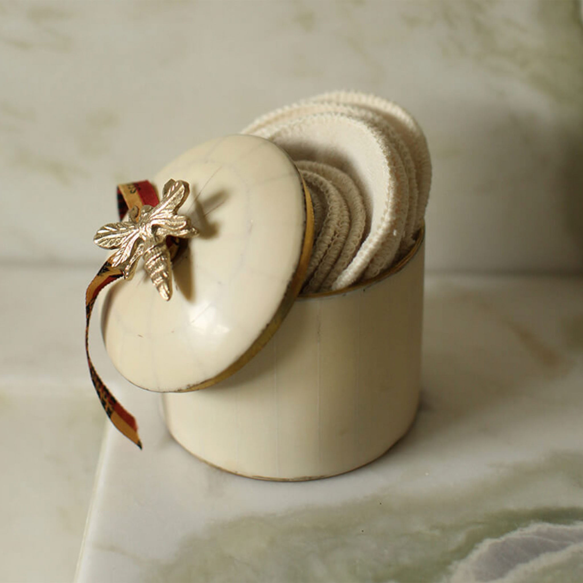 Bee Jar