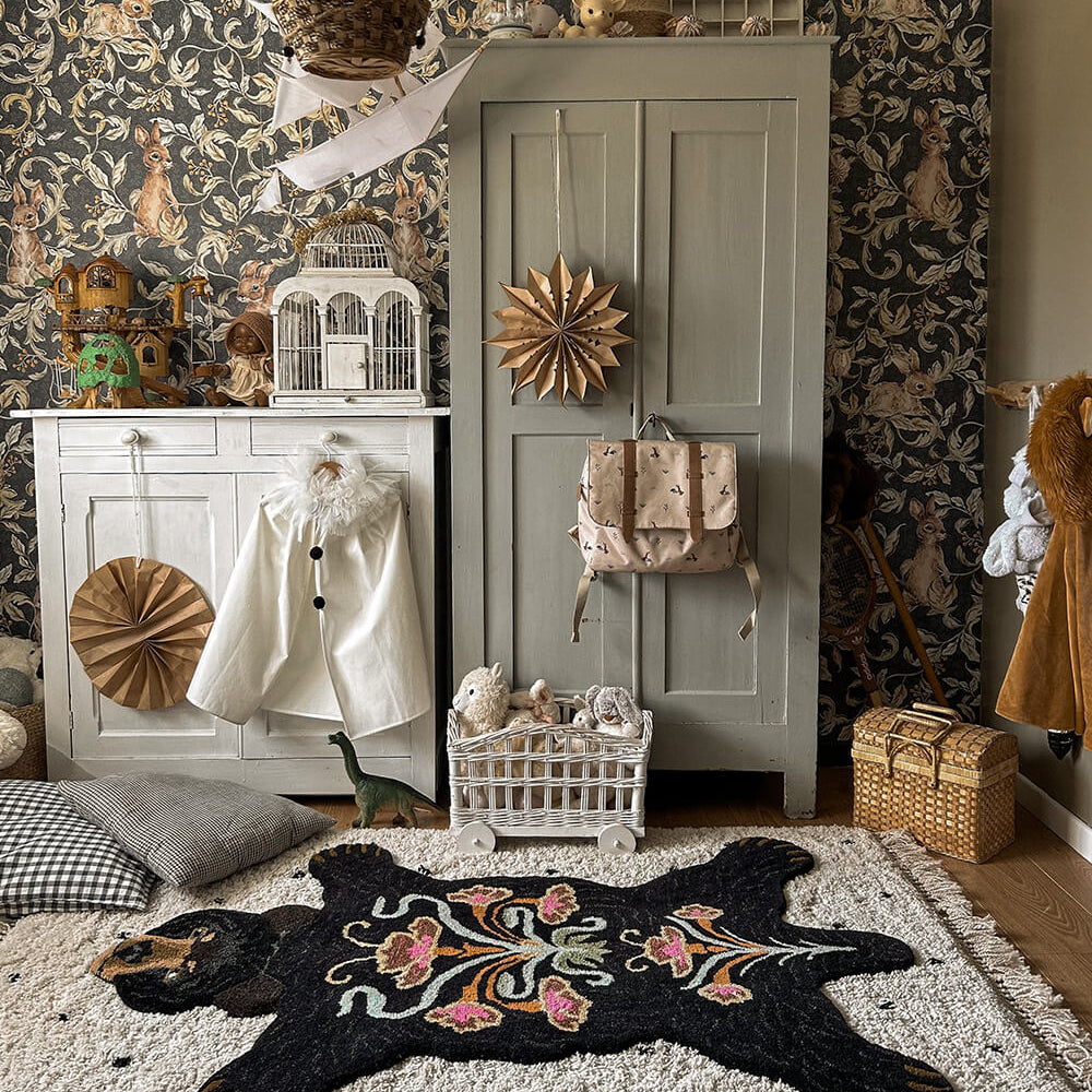 Blooming-Bear-Rug-Large-Doing-Goods-1.45.10.076.900.5-mafilledavril-1-web-3.jpg