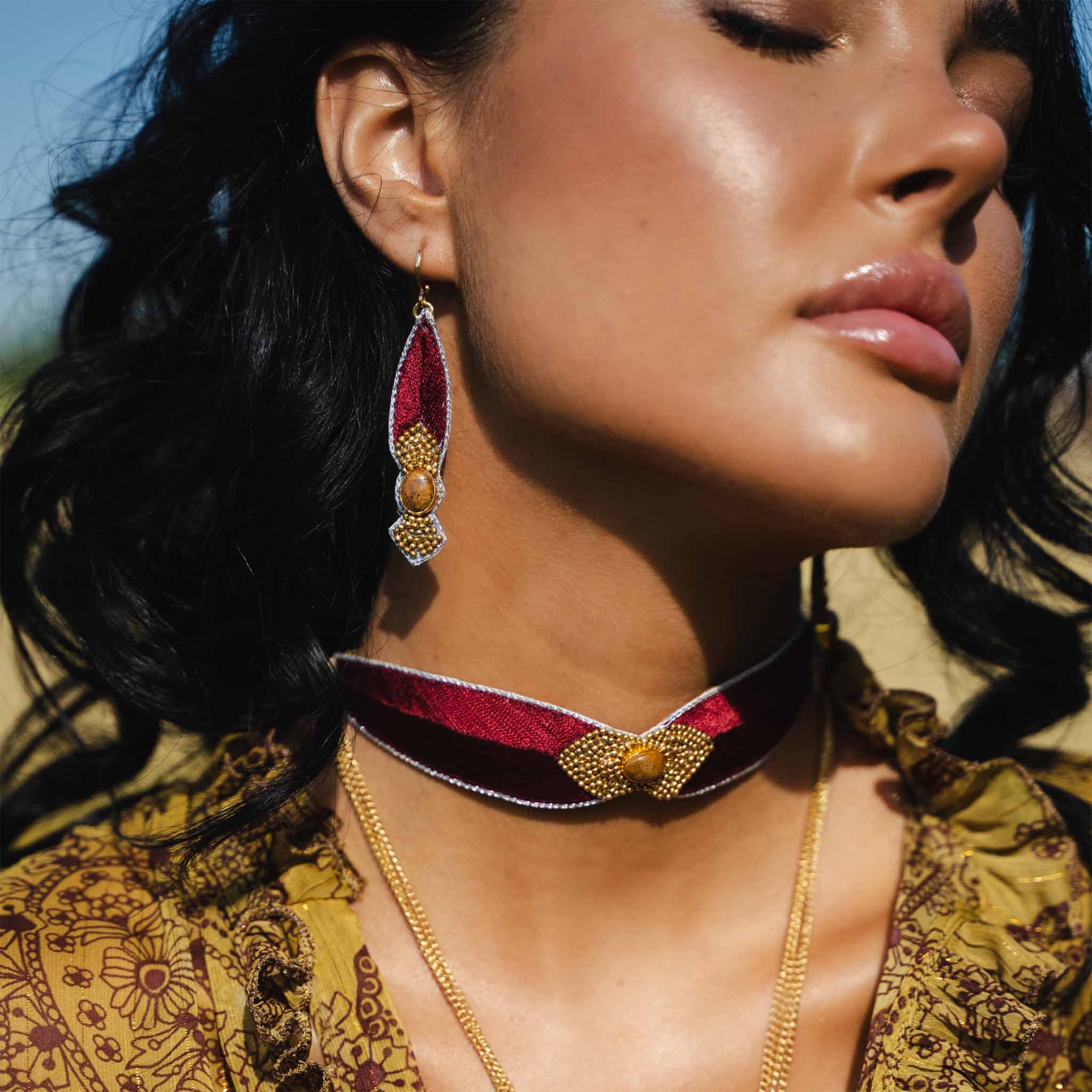 Brayana_burgundy_model1.jpg