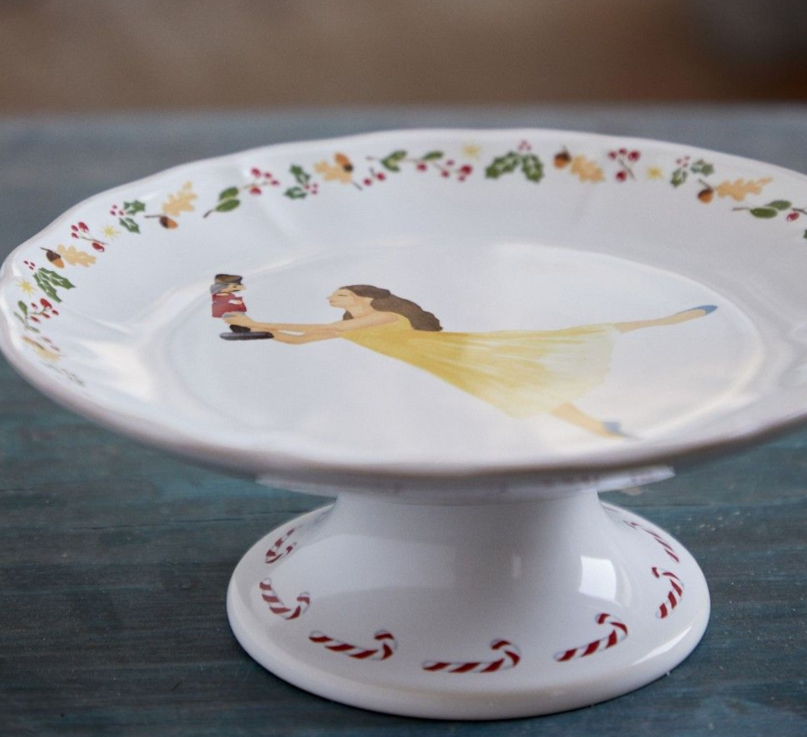 Nutcracker footed plate