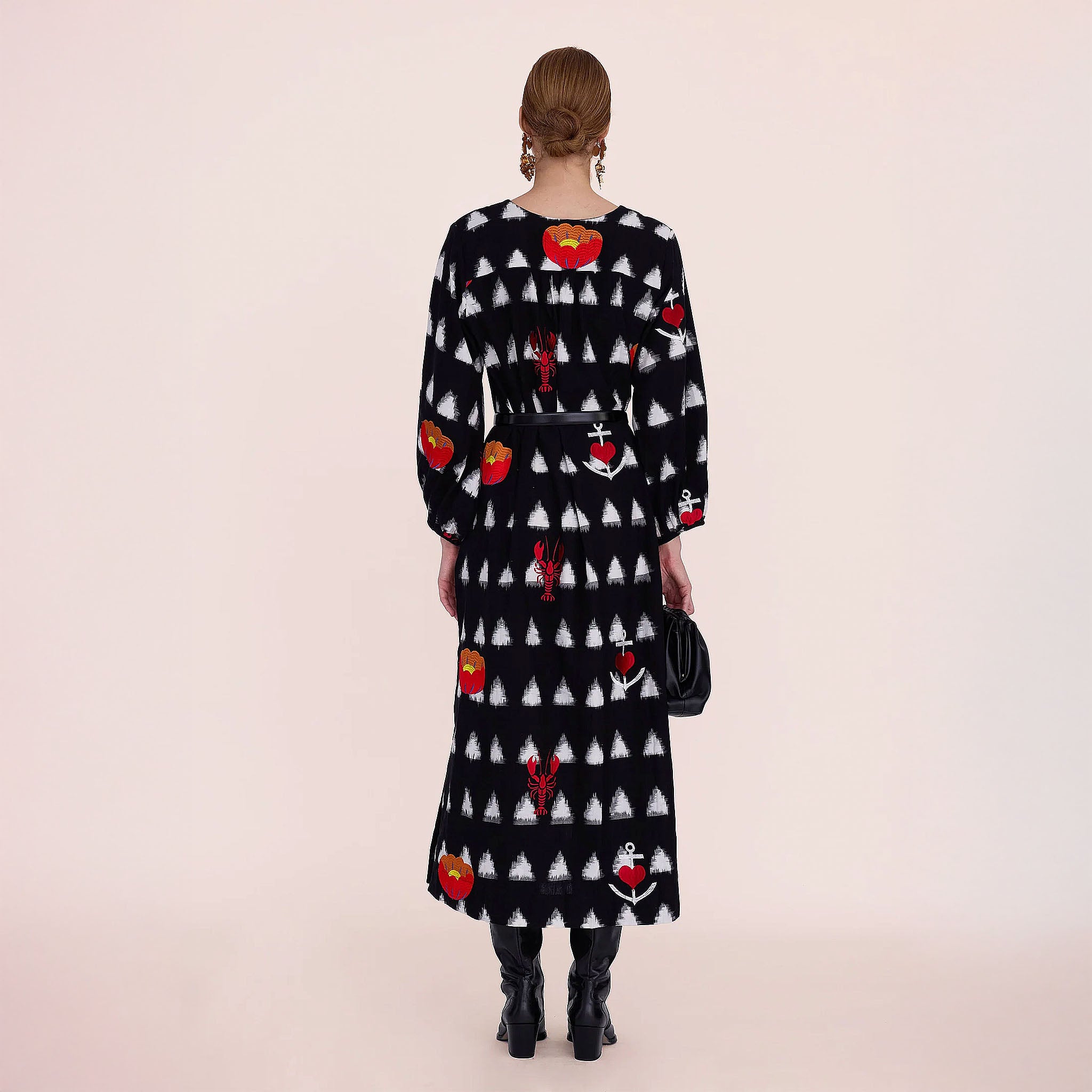 Gondi Black Kaftan back view in black and white geometric ikat