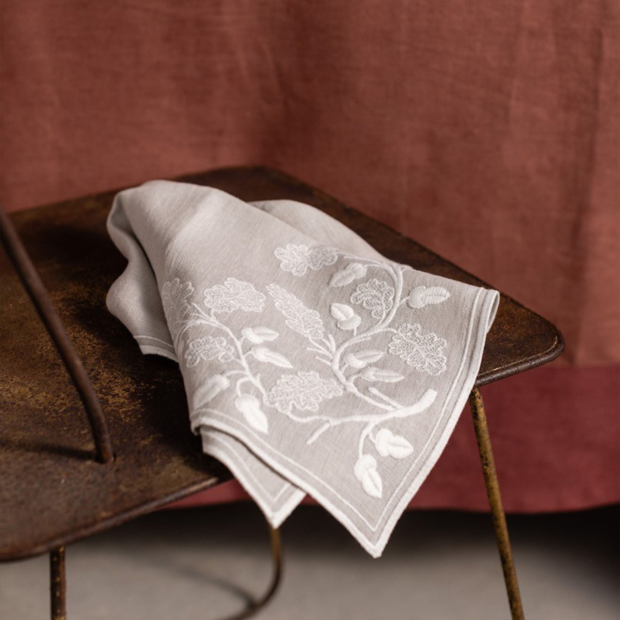 Quercia Napkin Grey/White