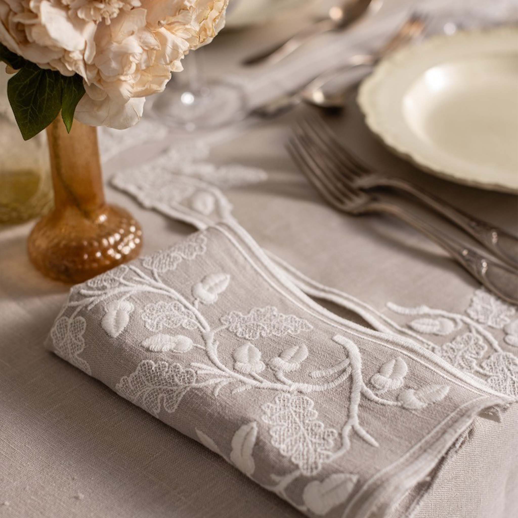 Quercia Napkin Grey/White