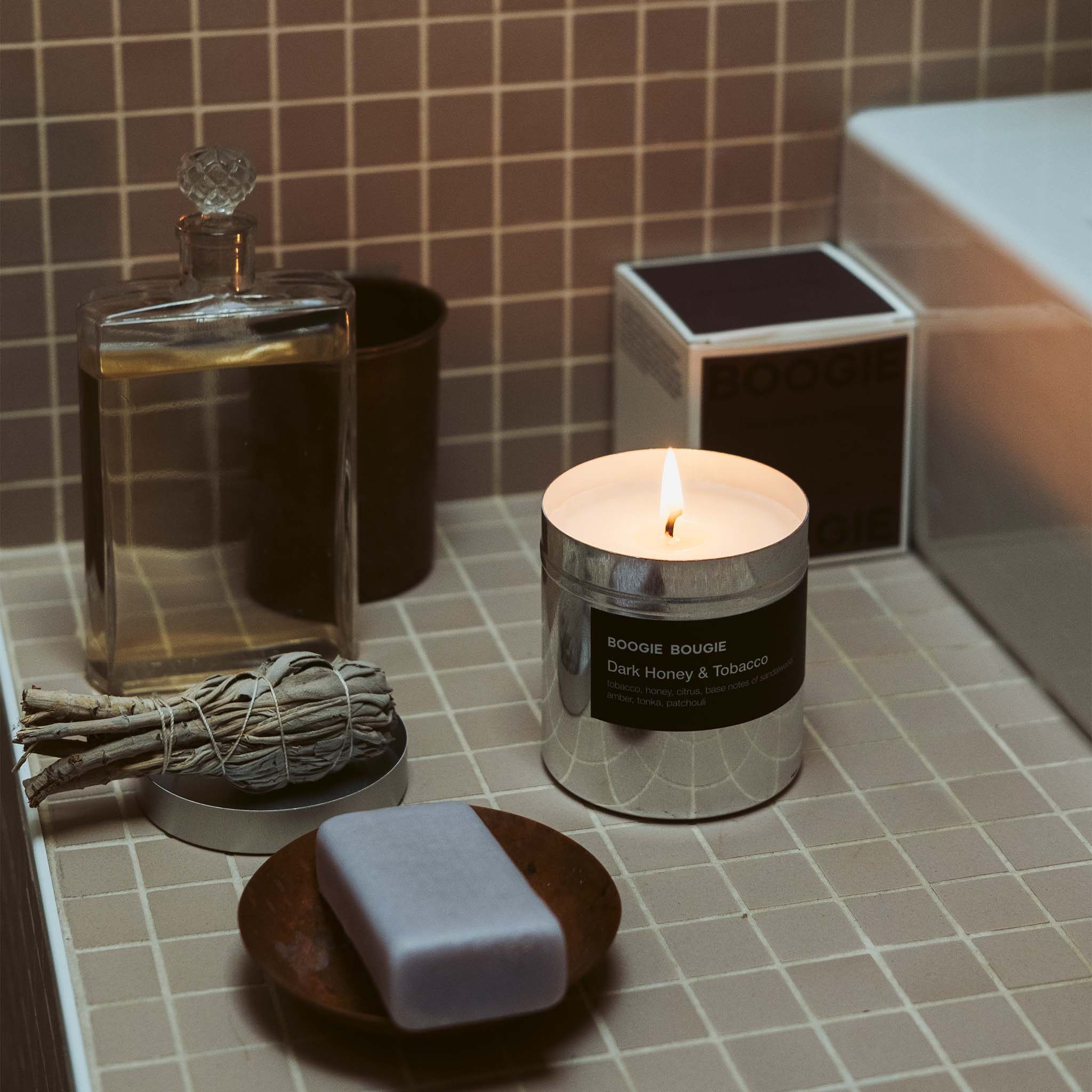 Dark Honey & Tobacco Scented Candle