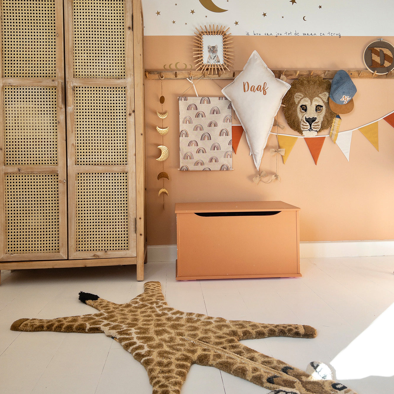 gimpy-giraffe-rug-small-doing-goods-1.45.10.013.150.3-AF-1-web.jpg