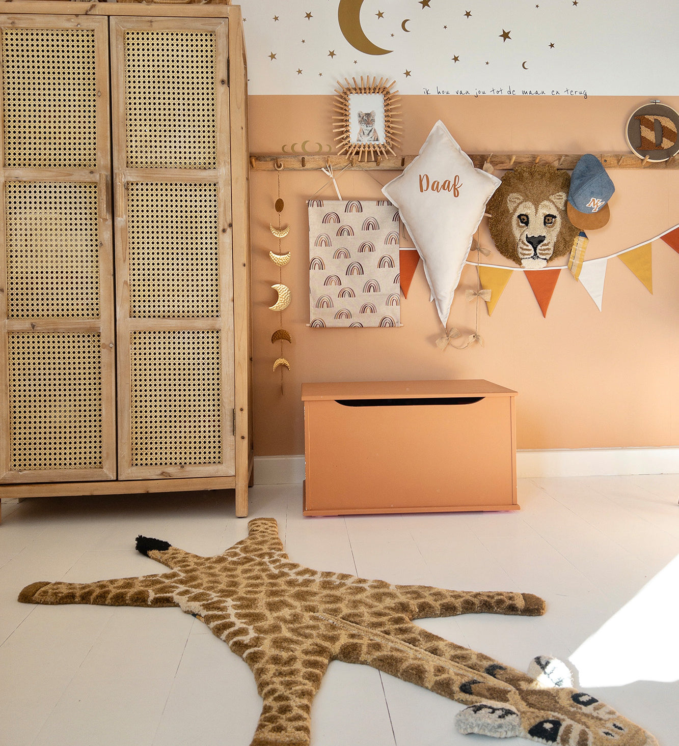 gimpy-giraffe-rug-small-doing-goods-1.45.10.013.150.3-AF-1-web.jpg