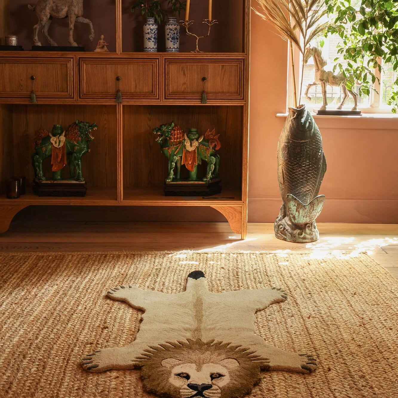 moody-lion-rug-large-doing-goods-vdven-1.45.10.009.710.5-web2.jpg
