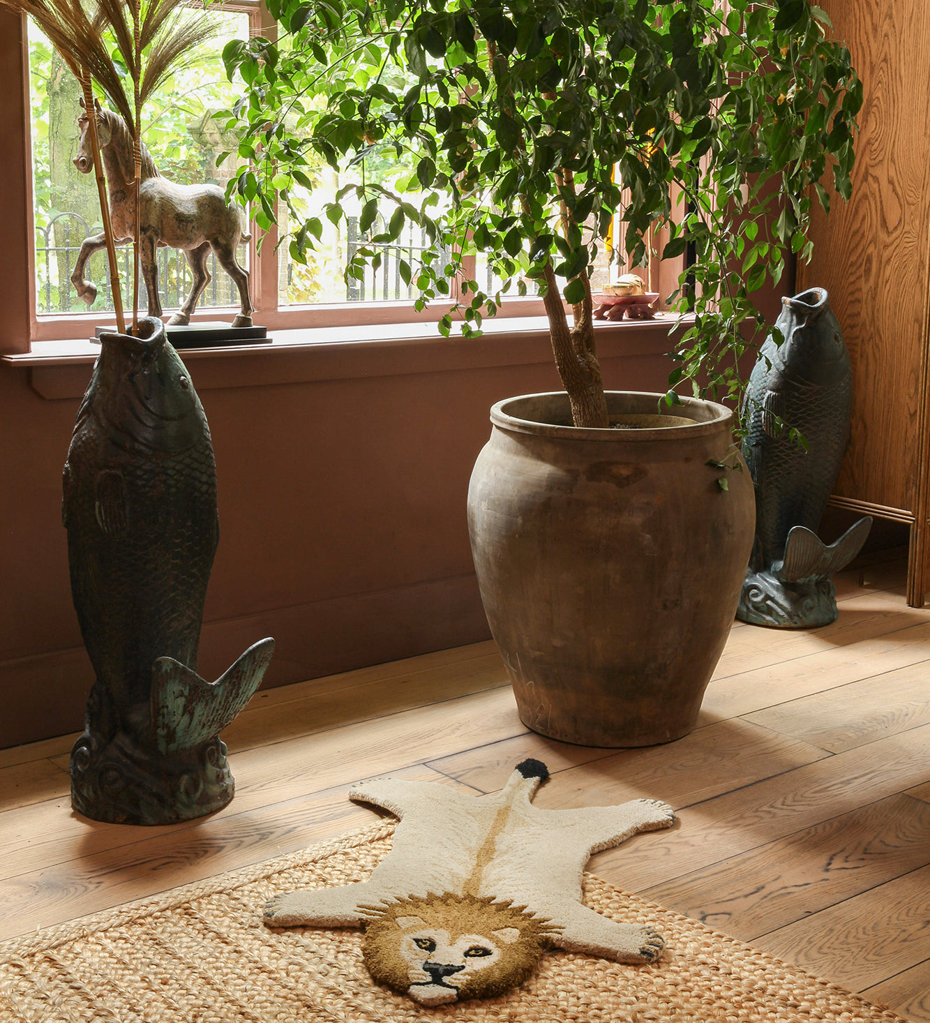 moody-lion-rug-small-doing-goods-vdven-1.45.10.009.710.3-web2.jpg