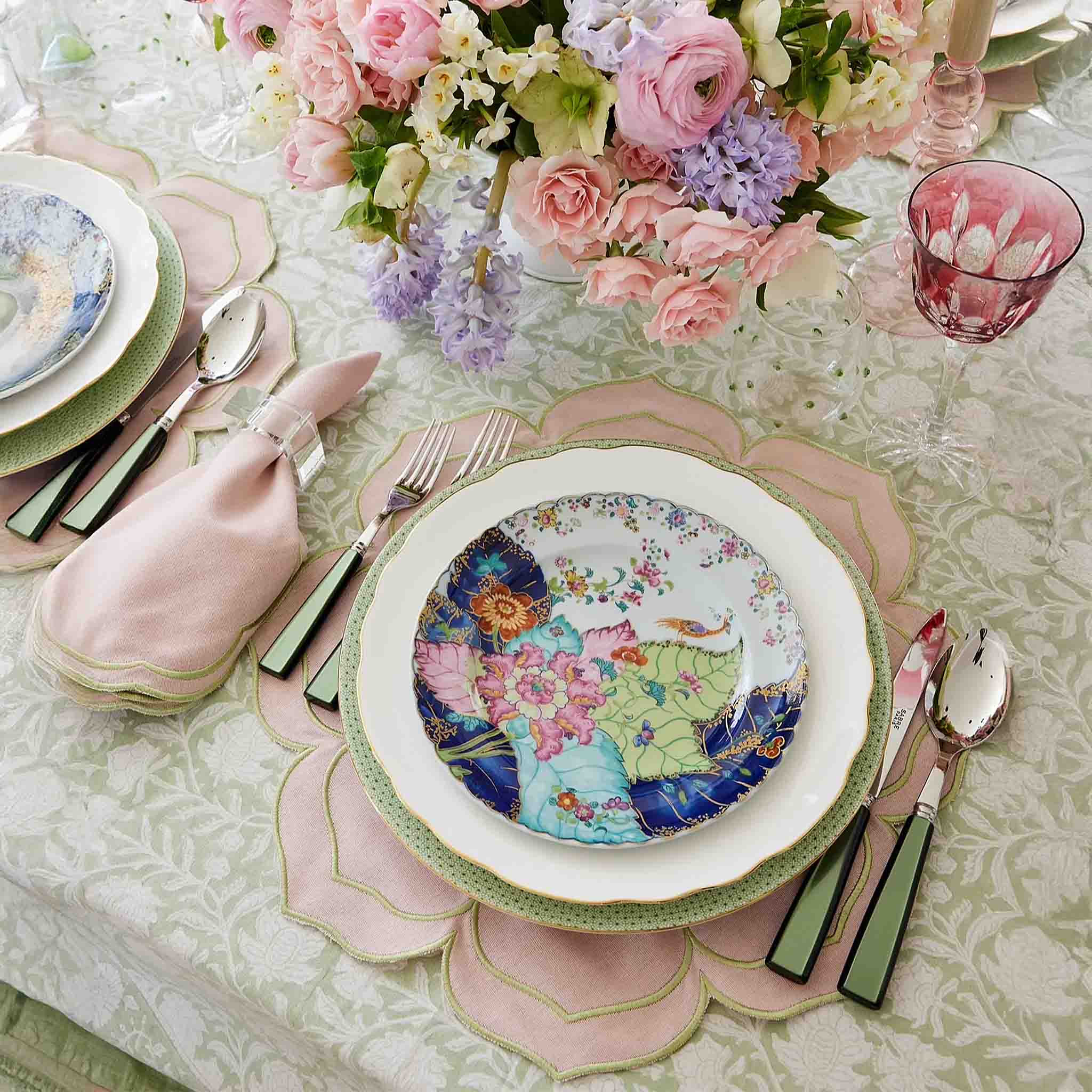 petal_placemat_2_65744fd0-7016-4a55-a652-af40b1458178.jpg