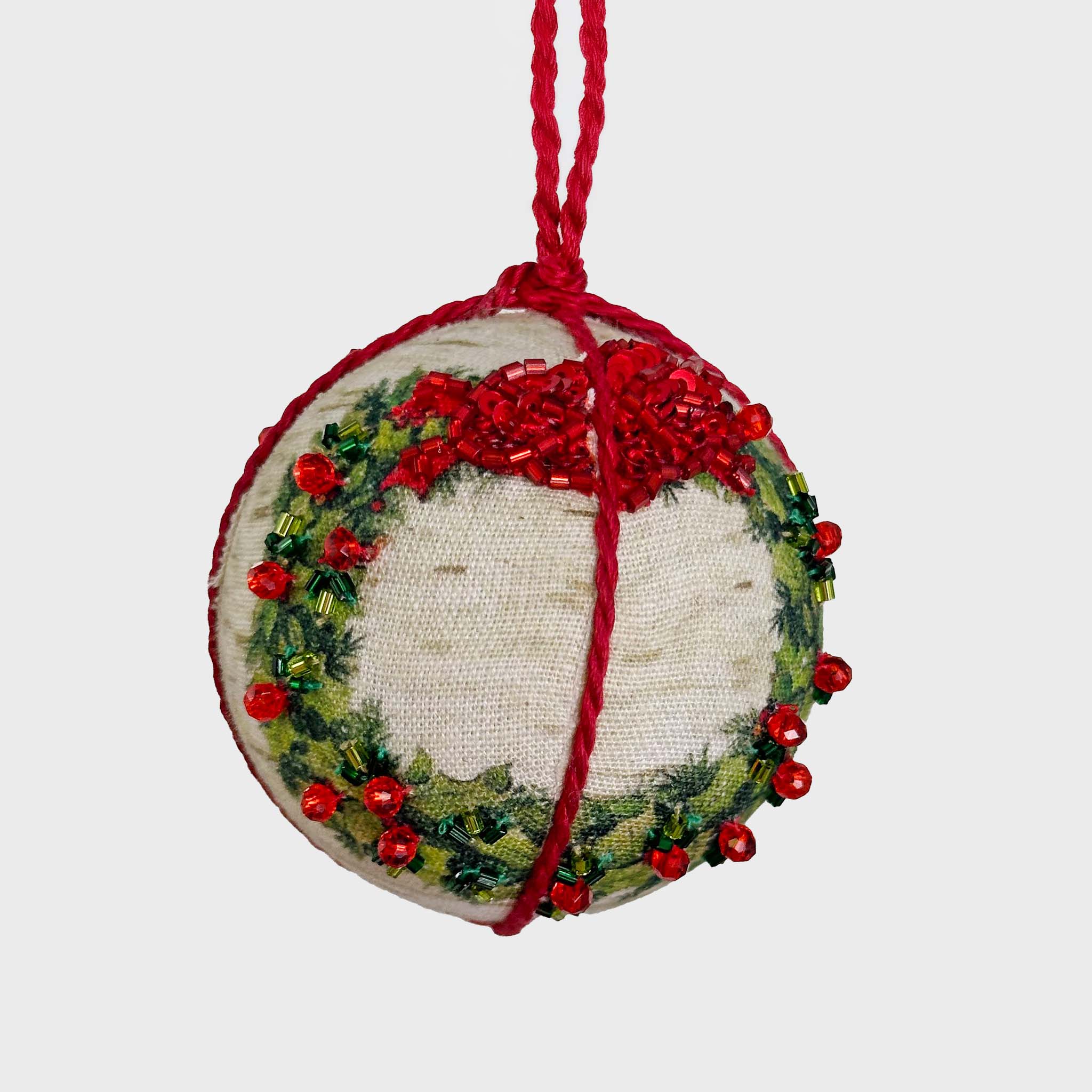 Cotton Ball with beaded wreath 7 cm