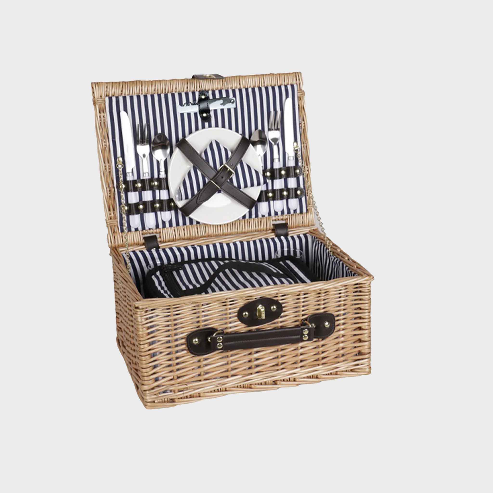 Picnic Basket in Rattan