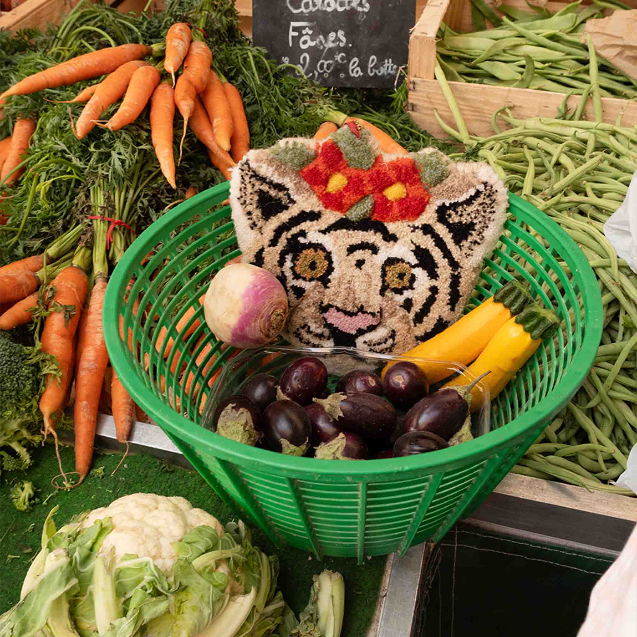 Floral White Tiger Hanger