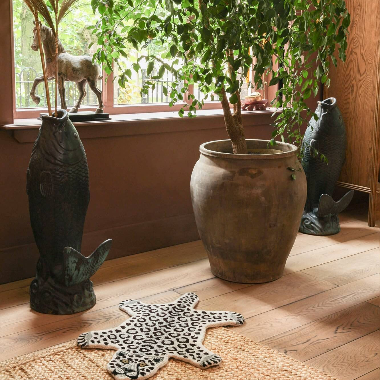 snowy-leopard-rug-small-doing-goods-vdven-1.45.10.016.020.3-web2.jpg