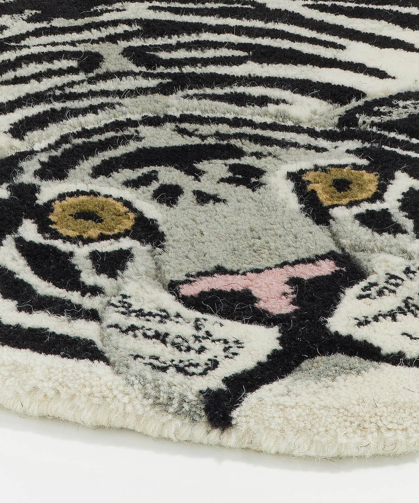 Snowy Tiger Rug - Large