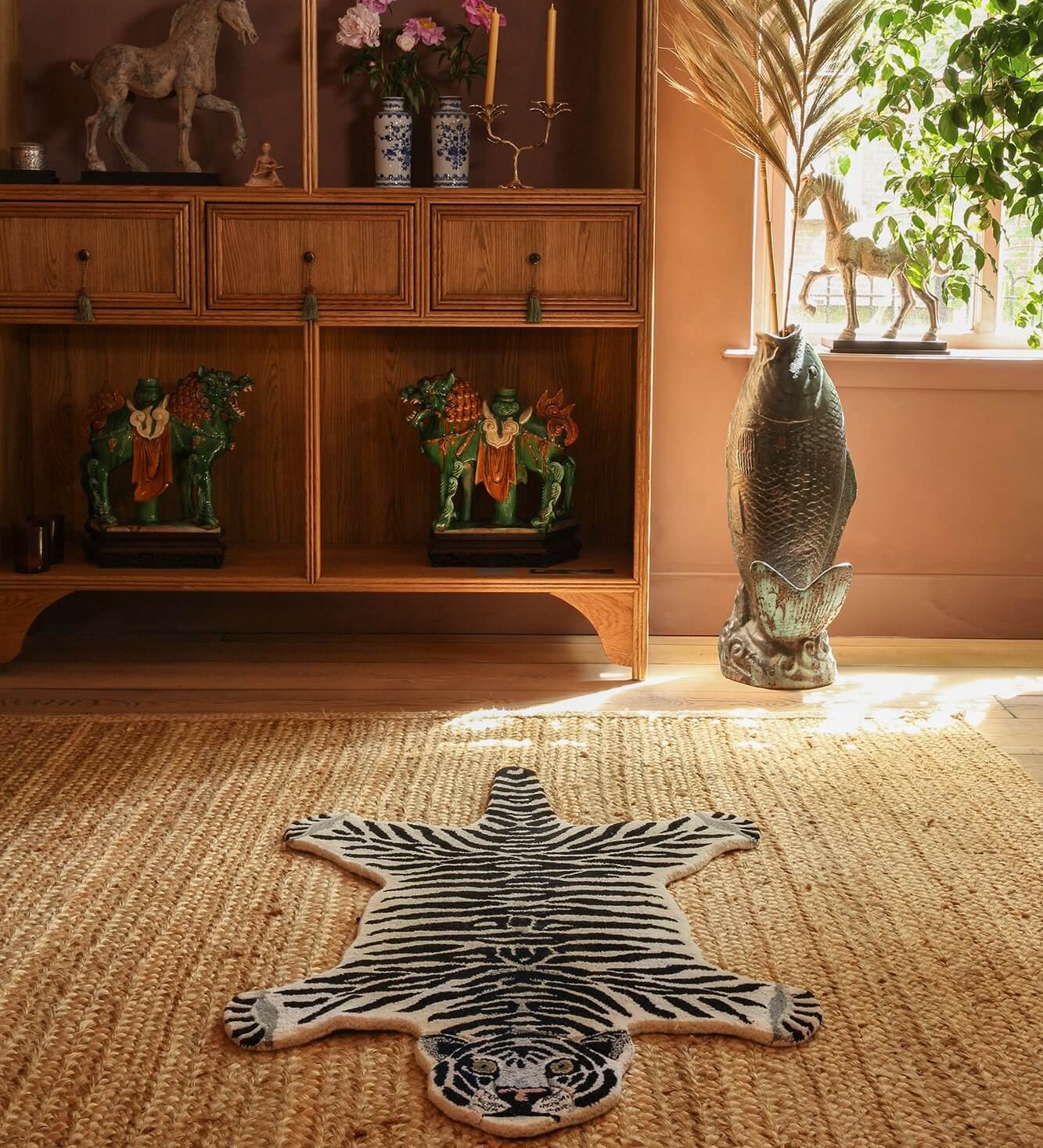 snowy-tiger-rug-large-doing-goods-vdven-1.45.10.005.020.5-web2.jpg