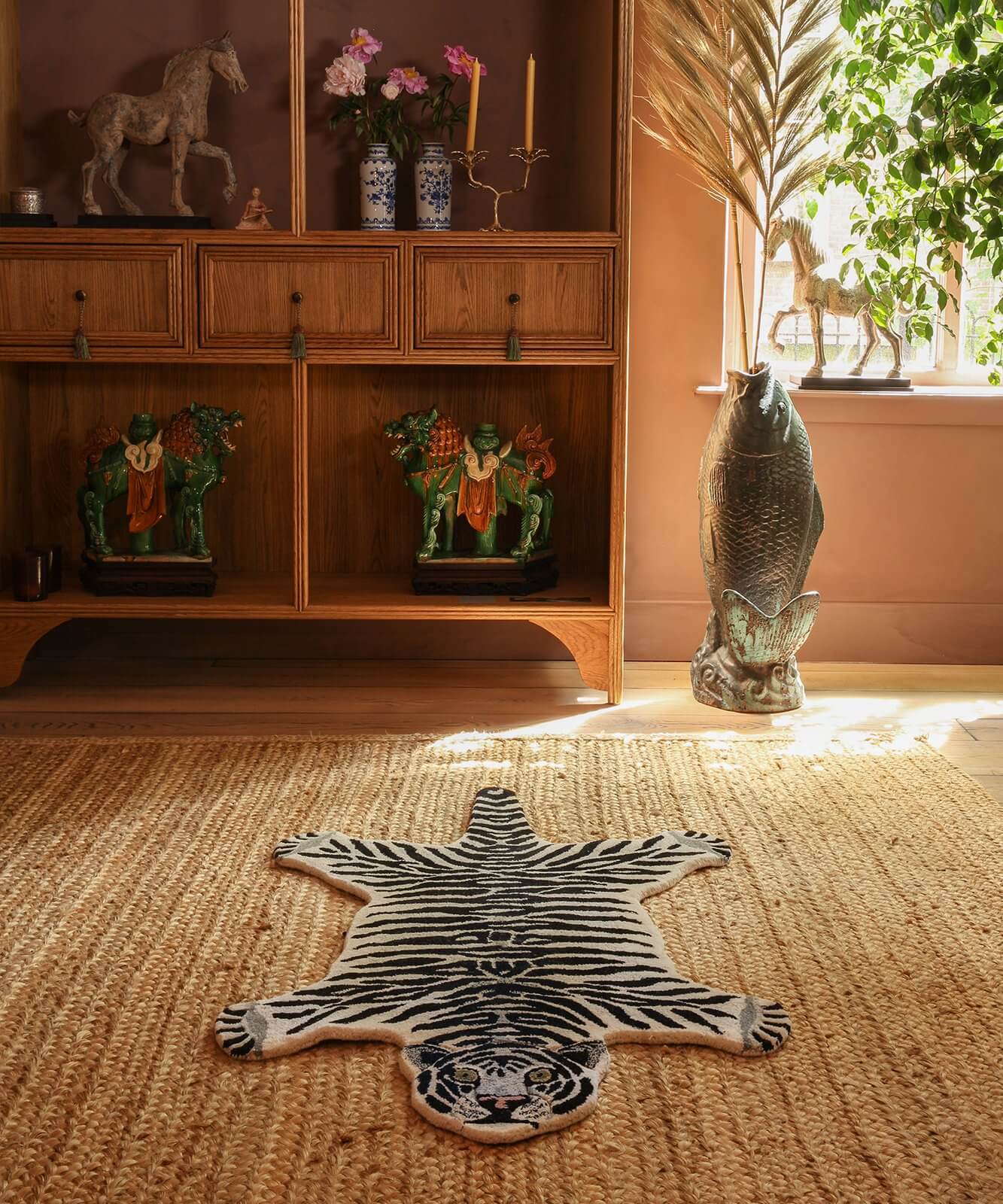 Snowy Tiger Rug - Large