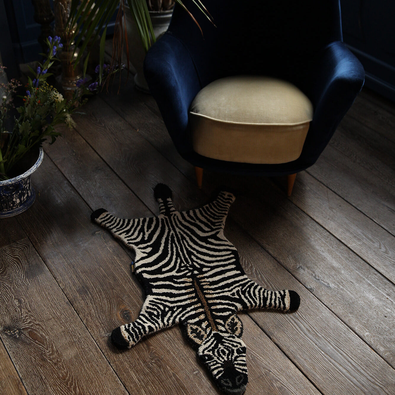 stripey-zebra-rug-small-doing-goods-pietjonker-code-web2.jpg
