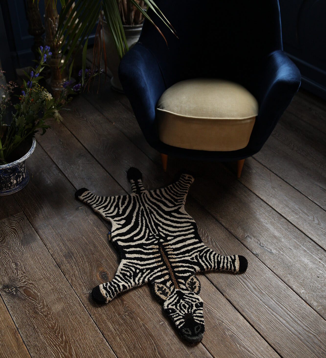 stripey-zebra-rug-small-doing-goods-pietjonker-code-web2.jpg
