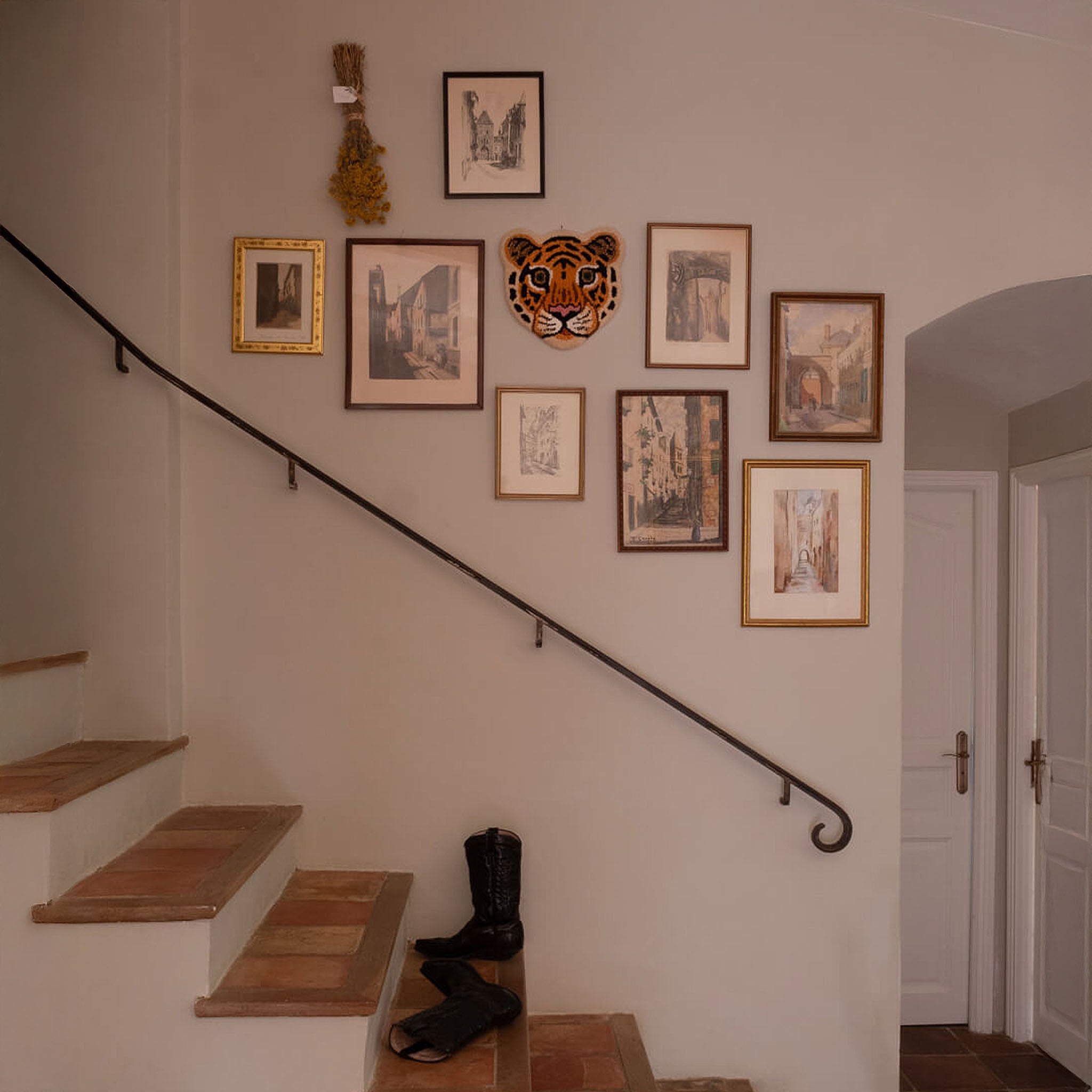 Cloudy Tiger Head Rug